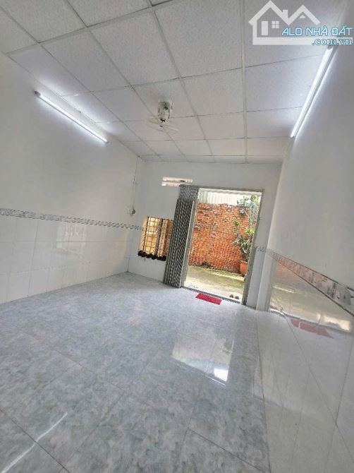 CHỈ 2,2 TỶ, NHÀ ĐẸP HAI TẦNG BÌNH CHIỂU, SỔ VUÔNG RIÊNG, KHÔNG QUY HOẠCH, LỘ GIỚI MẶT TIỀN