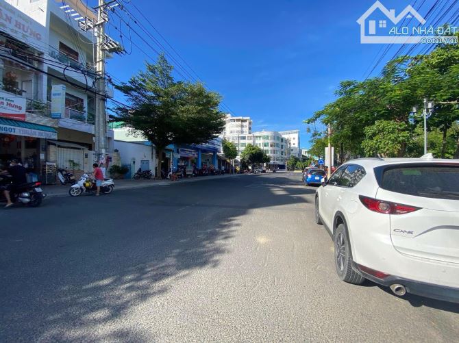 BÁN NHÀ 5 TẦNG, MT ĐƯỜNG DÃ TƯỢNG, 2 MẶT TIỀN, 131,2M2, GIÁ 17 TỶ. CN24.8