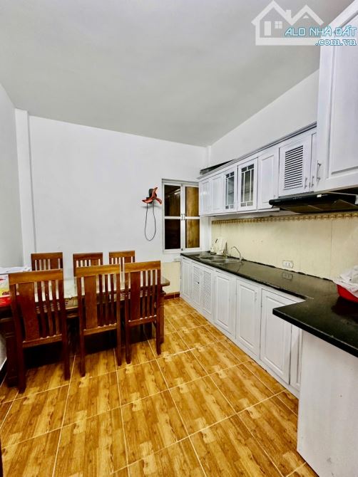 LẠC LONG QUÂN - 45M x 5 TẦNG - CĂN GÓC- NHÀ DÂN XÂY - Ô TÔ CÁCH 20M.