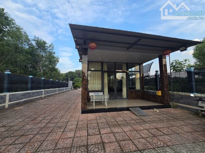 Bán nhà mặt tiền 3000m2 đường Cây Dầu gần BV Nhơn Trạch giá:  22 tỷ