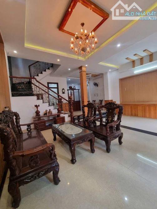 Bán biệt thự đường lê tấn trung.gần nguyễn Phan Vinh Sát biển sơn trà TP ĐÀ NẴNG giá rẻ