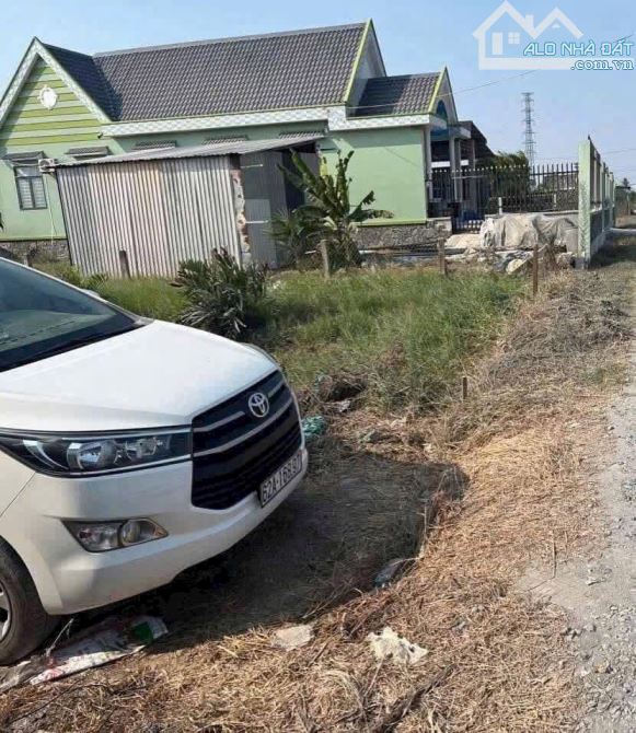 180m2 thổ cư Nhựt Chánh Bến Lức Long An 770tr đường ô tô