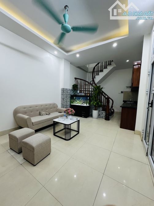 Nhà lô góc Đình Thôn, 35m² x 5T, vị trí đẹp, gần ô tô, full NT - giá chỉ 9,2 tỷ