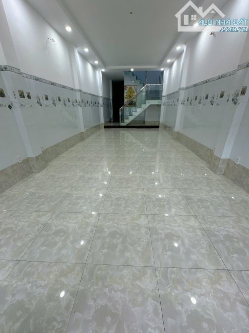 Cho thuê nhà 1 trệt 1 lầu mặt tiền Nguyễn Văn Tư,TP Bến Tre
