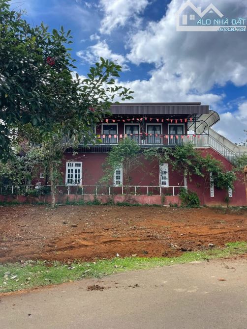 Bán 171 m2 đất đường hai bà trưng -măng đen kon tum 4,6 tỷ