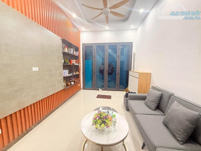 Nhà đẹp NGUYỄN THỊ THẬP QUẬN 7, 4 TẦNG, 5x20M, nở hậu 5.5M, nhỉnh 12 tỷo - 1