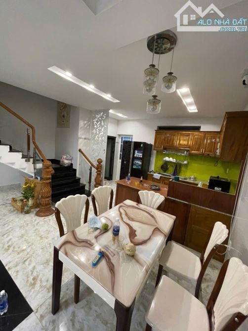 BÁN KHÁCH SẠN MẶT TIỀN ĐƯỜNG ĐÔNG LỢI 4, 73m2, 7 tỷ, ĐÀ NẴNG