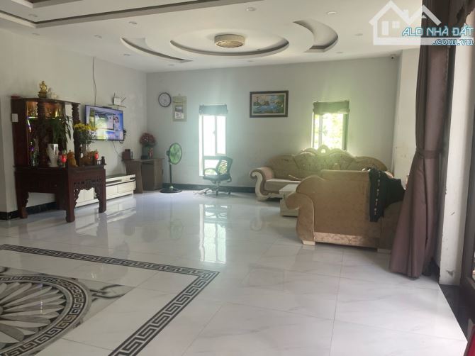 BIỆT THỰ 3 TẦNG MẶT TIỀN PHẠM HỮU NHẬT - ĐI BỘ TỚI BIỂN NON NƯỚC VÀI BƯỚC CHÂN