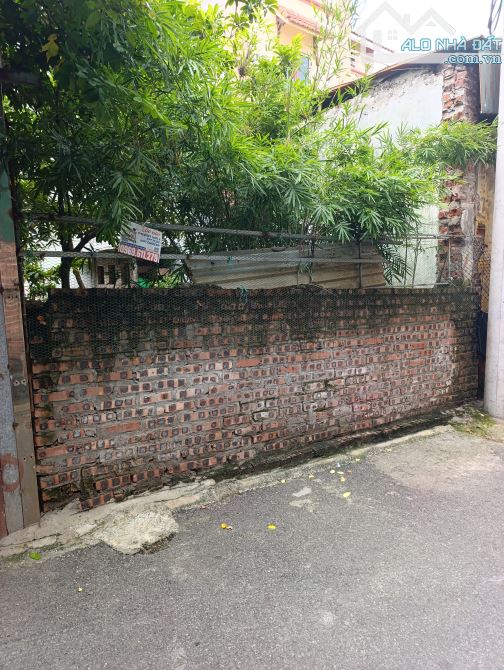 HÀNG HIẾM, NGÕ THÔNG, ĐƯỜNG Ô TÔ TRÁNH ĐÀO XUYÊN