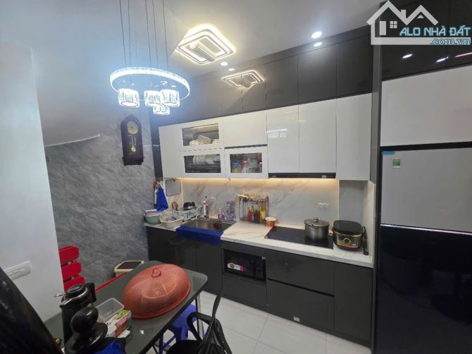 🌸 CHỊ GÁI NHỜ BÁN NHÀ 35M² X 5 TẦNG – FULL NỘI THẤT – PHÚ LƯƠNG – GIÁ 5.X TỶ 🌸