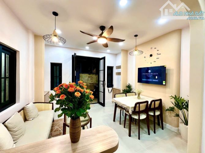 QUẬN 3 LÊ VĂN SỸ 3TẦNG NHÀ MỚI FUNL NỘI THẤT CHỈ 4.8TỶ TL CHÍNH CHỦ .