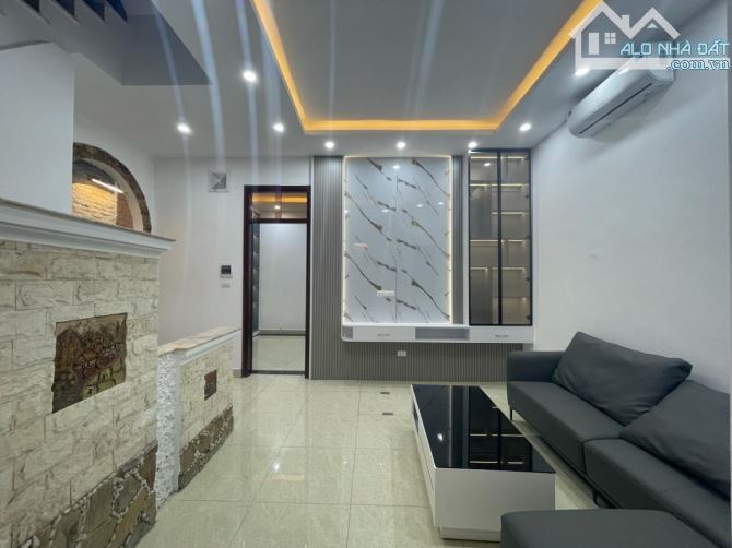 Bán nhà Thanh Xuân gần ngã tư sở ngõ nông - 50.6m sổ đỏ sử dụng riêng giá chỉ 8.1 tỷ