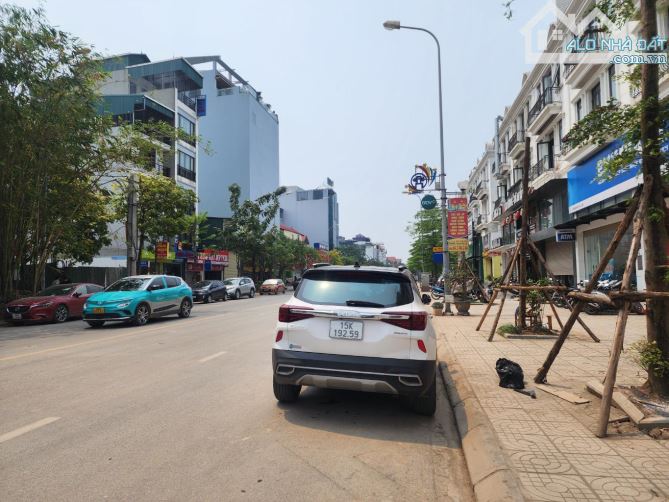Chung Cư MiNi 6 Tầng Thang Máy Mới.Bán Nhà Trung Tâm Trâu Quỳ,Dt 80m,Giá 15 Tỷ.