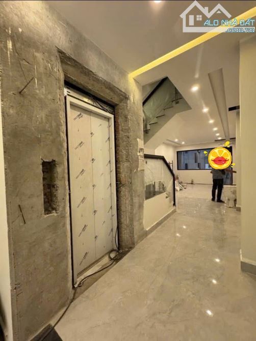 Bán nhà Hoàng Cầu - Đống Đa - Phân lô - Vỉa hè - Oto tránh - Kinh doanh - 27.9 tỷ.