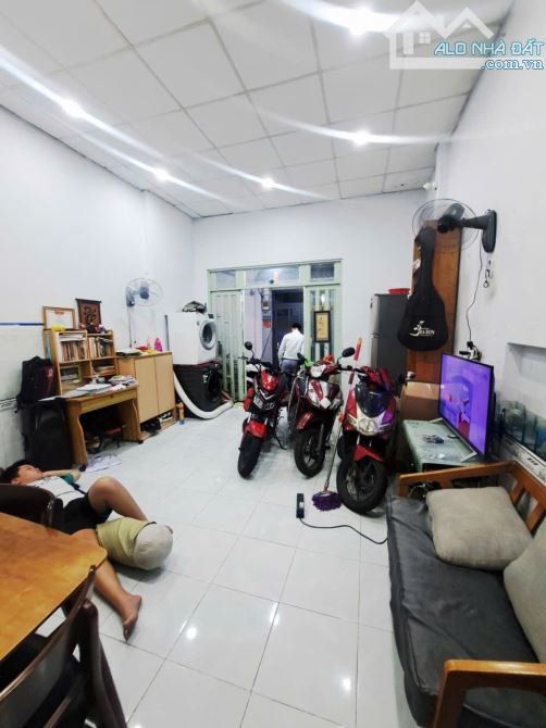 Siêu Phẩm nhà Đoàn Giỏi Tân Phú đối diện  Aeon Tân Phú hẻm 4m 48m2 ,2 Tầng 4 tỷ 3