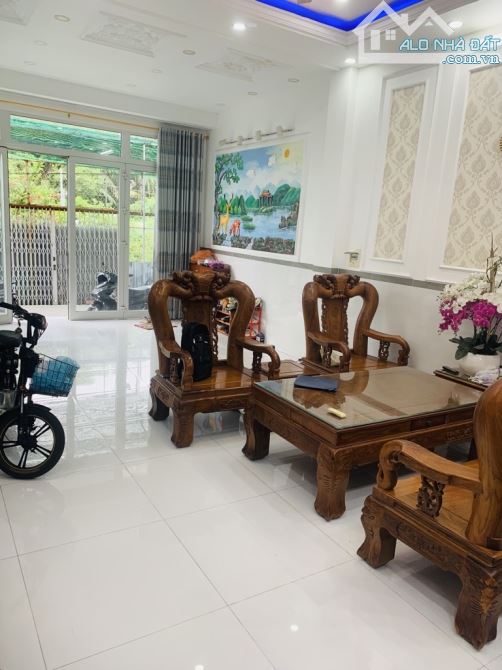 Nhà mới đẹp thiết kế hiện đại, 4 tầng BTCT, 100m2, Phạm Thế Hiển, SHR, hoàn công