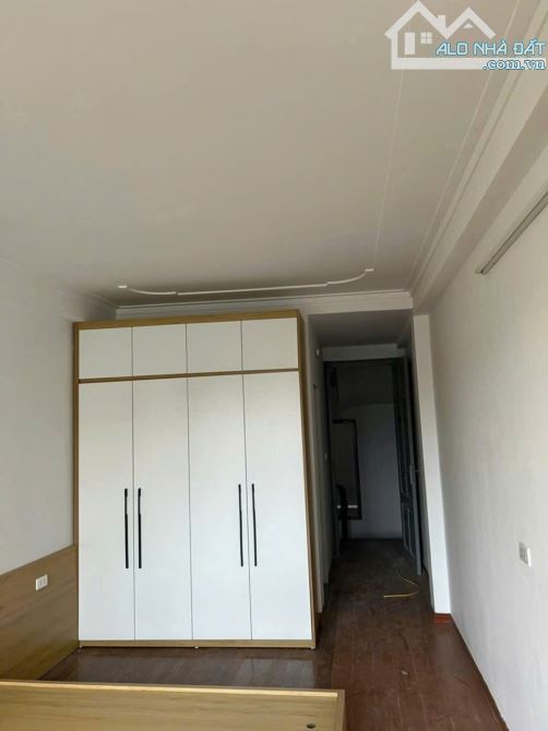 Cho thuê nhà 35m2*6 tầng Nguyễn Hoàng Tôn, Xuân Đỉnh