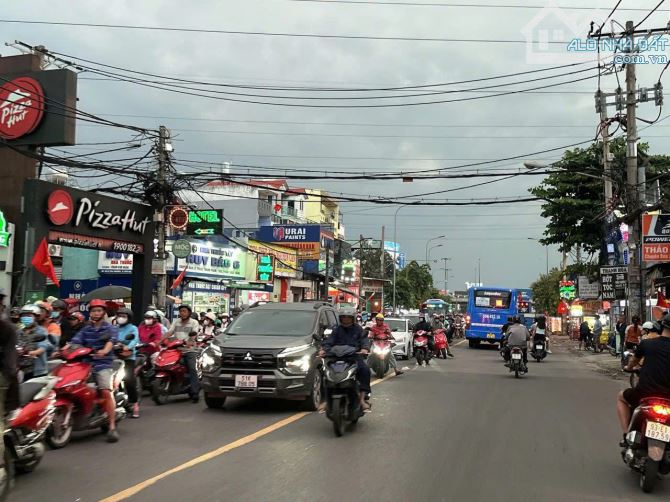 Bán nhà mặt tiền LÔ GÓC ngang 6.3m KD đỉnh làm SHOWROOM 169m2 gần Lê Văn Khương chỉ 12.2 t