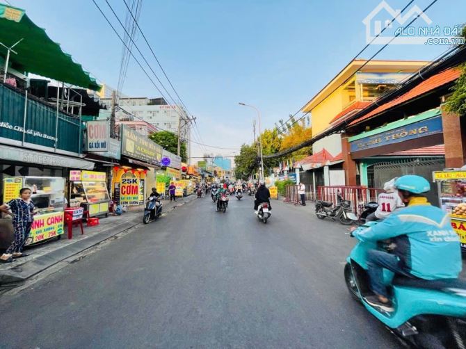 MẶT ĐƯỜNG LÊ LỢI -KINH DOANH ĐỈNH -ĐỐI DIỆN TRƯỜNG HỌC KHU VỰC TẤP NẬP HỌC SINH - NGANG 8M