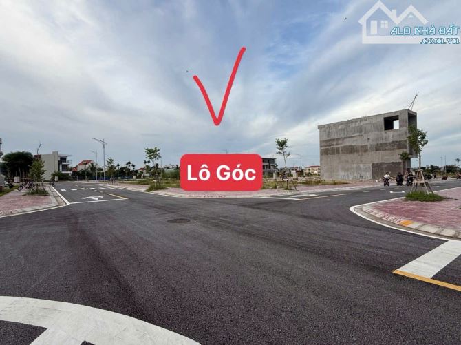 Bán lô góc 74m2 khu đấu giá Nguyễn Lương Bằng ,Kiến An.  Giá 3,35 tỷ . Lô góc 3 mặt thoáng