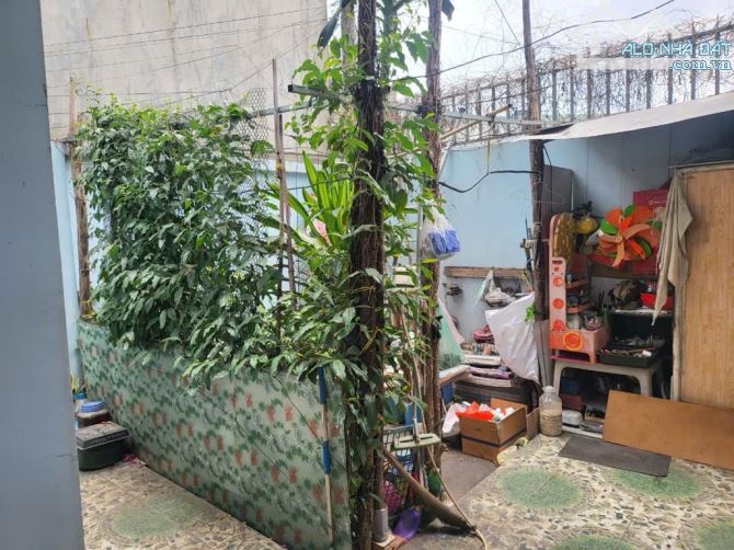 Bà Điểm (XTĐ-HM) bán nhà 3 tầng gần Lê Thị Kim 5,4x25 4PN thông các hướng giá 6,5tỷ.