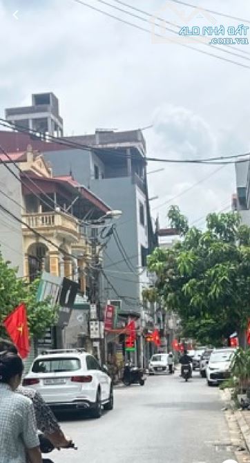 TRUNG TÂM THỊ TRẤN TRÂU QUỲ -  TOÀ NHÀ 6 TẦNG CCMN - THANG MÁY CHẠY ÊM RU- DÒNG TIỀN ĐỈNH-