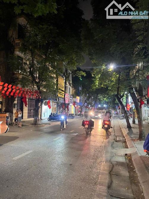 Bán NHÀ MẶT PHỐ ĐỘI CẤN - 7,3 tỷ