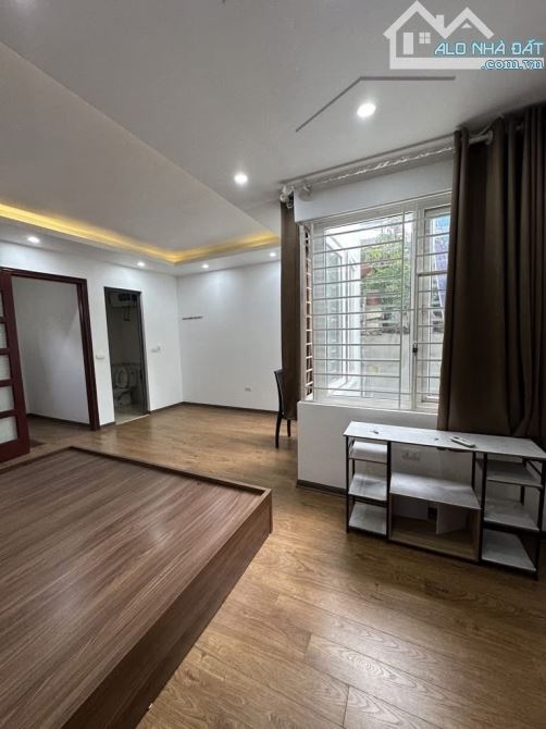 Nhà đẹp, 37m2 x 5 tầng, cao thoáng, full nội thất hiện đại, ở ngay, Giá 7.5 Tỷ