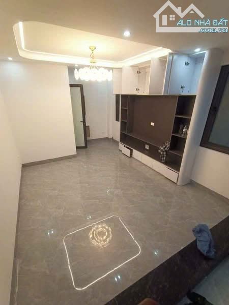 Cho thuê nhà riêng tại địa chỉ ngõ 50 Mễ Trì thượng, Mễ Trì, Nam Từ Liêm. DT 45m x 5