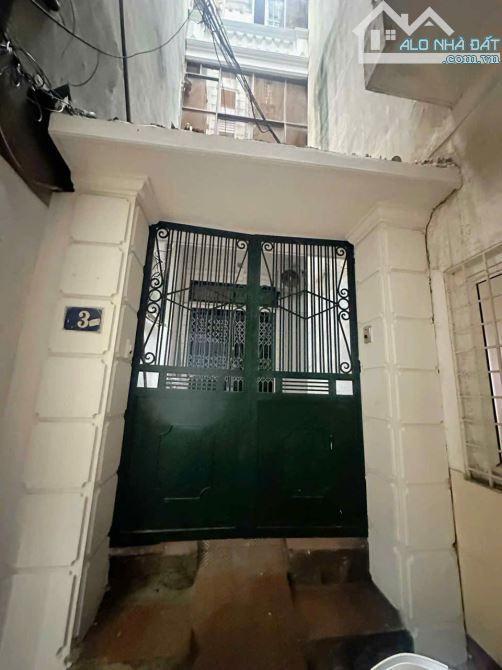 Cho thuê nguyên nhà ngõ 143 Đông Các - Ô Chợ Dừa - Đống Đa - Hà Nội. DT 20m x 4 tầng, giá