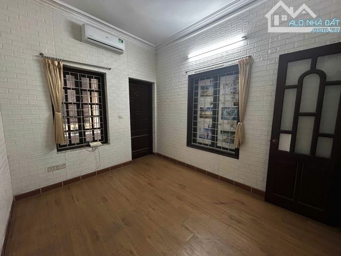 Cho thuê nhà  Ngõ 129 Nguyễn Trãi, Thanh Xuân. DT 45m x 4 tầng, giá 12.5tr
