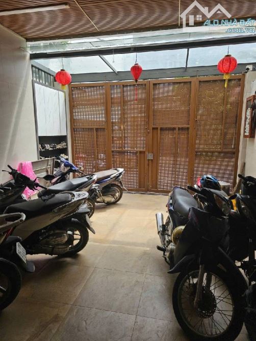 Bán Nhà Mặt Tiền Ca Văn Thỉnh -5Tầng6PN6WC-133m2