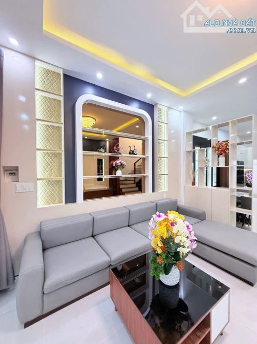 Bán Nhà 3 tầng Hoà Minh , sát Biển, sát Hồ Tùng Mậu  Diện tích đất : 5*15=75m, giá chỉ 6ty - 10