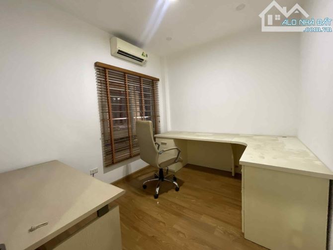 Nguyễn Phúc Lai, 74m, 4ngủ, Ô tô, Kinh doanh, Sát phố, Mặt tiền to, Sổ vuông, GPXD 9 tầng - 10