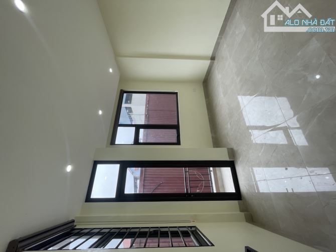 *Đầu Ngõ Phố Trạm-135m Thổ cư x 4 Tầng Xây Tâm huyết - Kinh Doanh - Ô Tô Đỗ-Tương Lai đỉnh - 10
