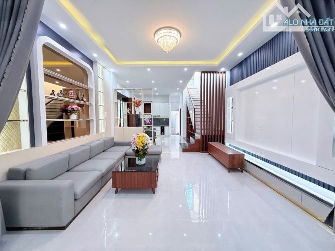 Bán Nhà 3 tầng Hoà Minh , sát Biển, sát Hồ Tùng Mậu  Diện tích đất : 5*15=75m, giá chỉ 6ty - 11