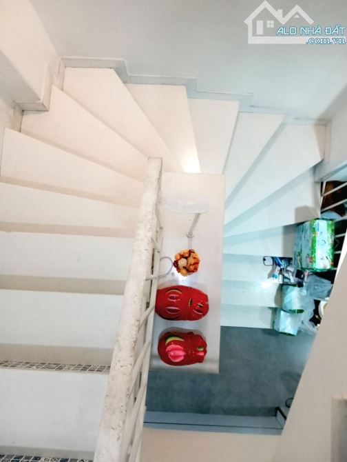 NHÀ ĐẸP 4 TẦNG - XE HƠI ĐỖ CỬA - TRUNG TÂM PHÚ NHUẬN 40M2 KHU DÂN TRÍ 4PN - 11