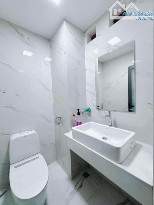 BÁN NHÀ SIÊU ĐẸP 5 TẤM Q4 GIÁP Q1 KHU DÂN CƯ 5 TẤM ĐỒNG BỘ GIÁ 8TỈ TÍ SỔ RIÊNG KHU HIẾM - 11