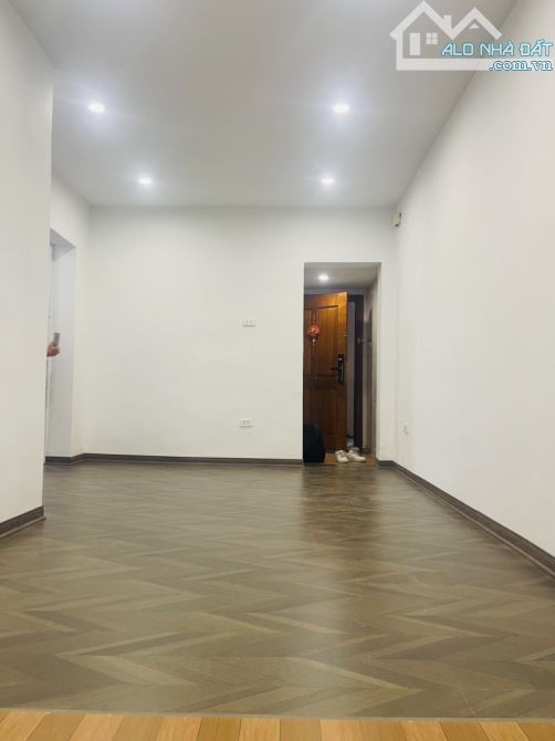 Bán nhà tập thể phố tôn thất Tùng tt đống đa gần trường C1-C2 DH Y - 1