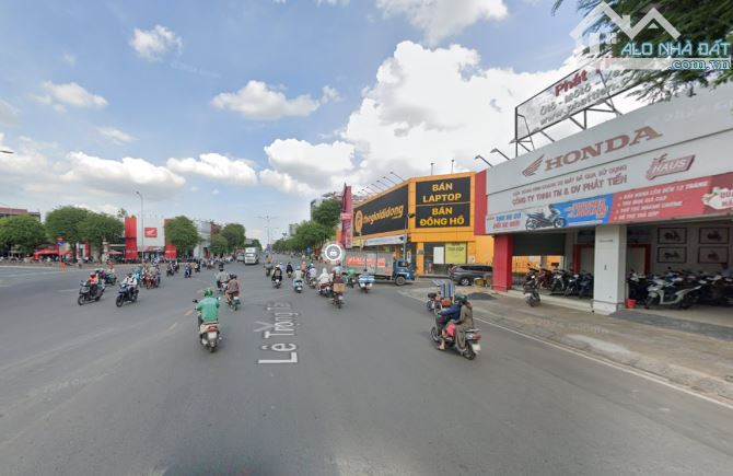 Bán đất mặt tiền kèm biệt thự 2500m2, 45x60m, đường 60m, full thổ, kế EON Tân Phú, giá Tl - 1