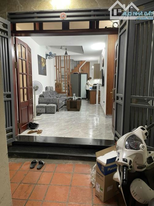 Bán nhà phố Bùi Xương Trạch, 30m2, 5 tầng, ô tô đỗ cửa, sát đường vành đai 2.5 giá 7,4tỷ - 1