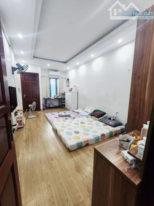 khương đình Nguyễn Trãi 2 thoáng 61m 5T 19 tỷ ô tô tránh , đỗ ngày đêm. - 1
