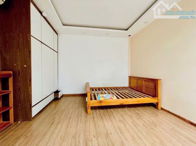 Xót lại 1 căn!!! Nhà nhỏ xinh hiếm có, DT 4,5x12. 2 tầng. đang cho thuê 15tr/th giá 9,5 tỷ - 1
