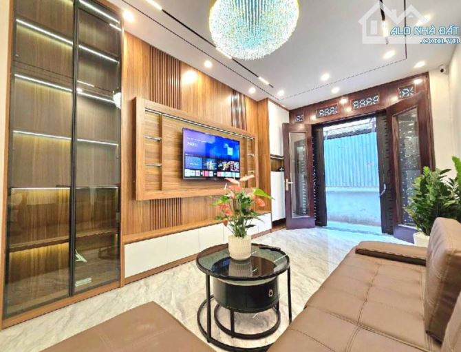 SÀI ĐỒNG - LONG BIÊN - 02 THOÁNG - CÁCH 1 NHÀ RA MẶT PHỐ - NỘi Thất siêu xịn . - 1
