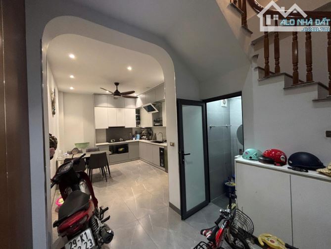 LÝ Sơn Nhà 4 Tầng 48M gara oto Ngõ rộng 4,5M Thông- Sổ CC giá 11,8 tỷ có TL - 1