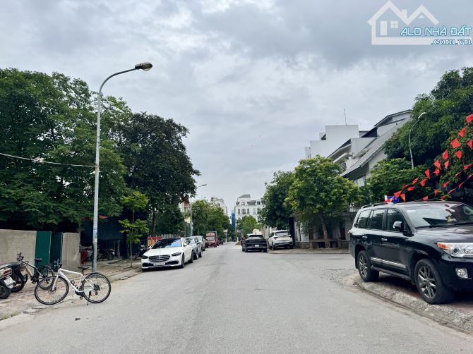 Đất TĐC 7.2ha Trâu Quỳ, 2 mặt tiền trước sau, Gần hồ điều hoà, DT 125m2 mt 6.5m giá đầu tư - 1