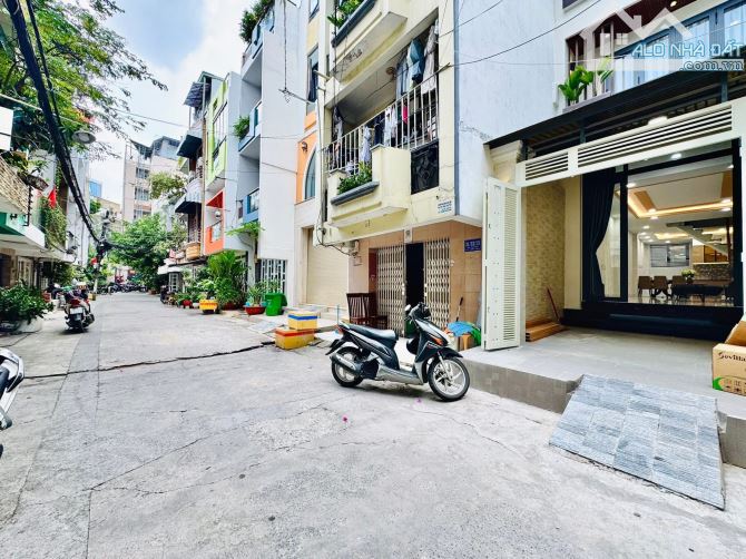 KHU NGUYỄN GIA TRÍ – SAU LƯNG HUTECH – 62M² – 4 TẦNG – 6PN – HẺM 8M Ô TÔ TRÁNH – 13.9 TỶ - 1