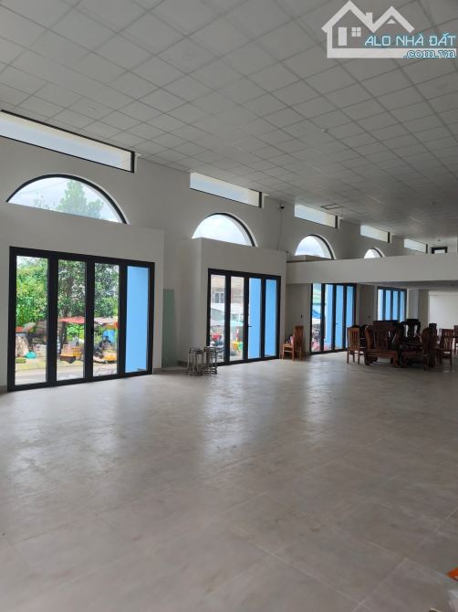 Cho thuê mặt bằng 2 lầu 2 mặt tiền đường lớn trung tâm Đức Trọng thuận tiện kinh doanh - 1
