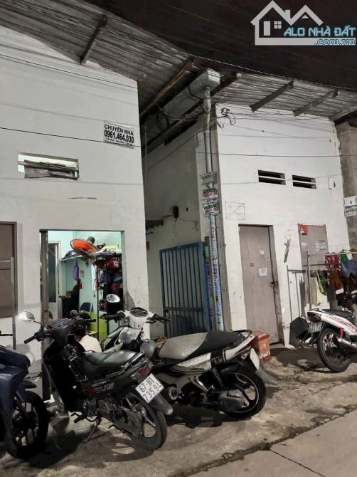 BÁN DÃY TRỌ GẦN NGA TU CHIÊU LIÊU, DĨ AN DT 132 M2 NGANG 8M , GIÁ 3.9 TI - 1