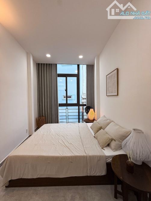 NHỈNH 5 TỶ, TẶNG FULL NỘI THẤT QUẬN 10 KẾ ĐH KINH TẾ - 32M2 4 TẦNG 4PN, SÂN THƯỢNG. - 1